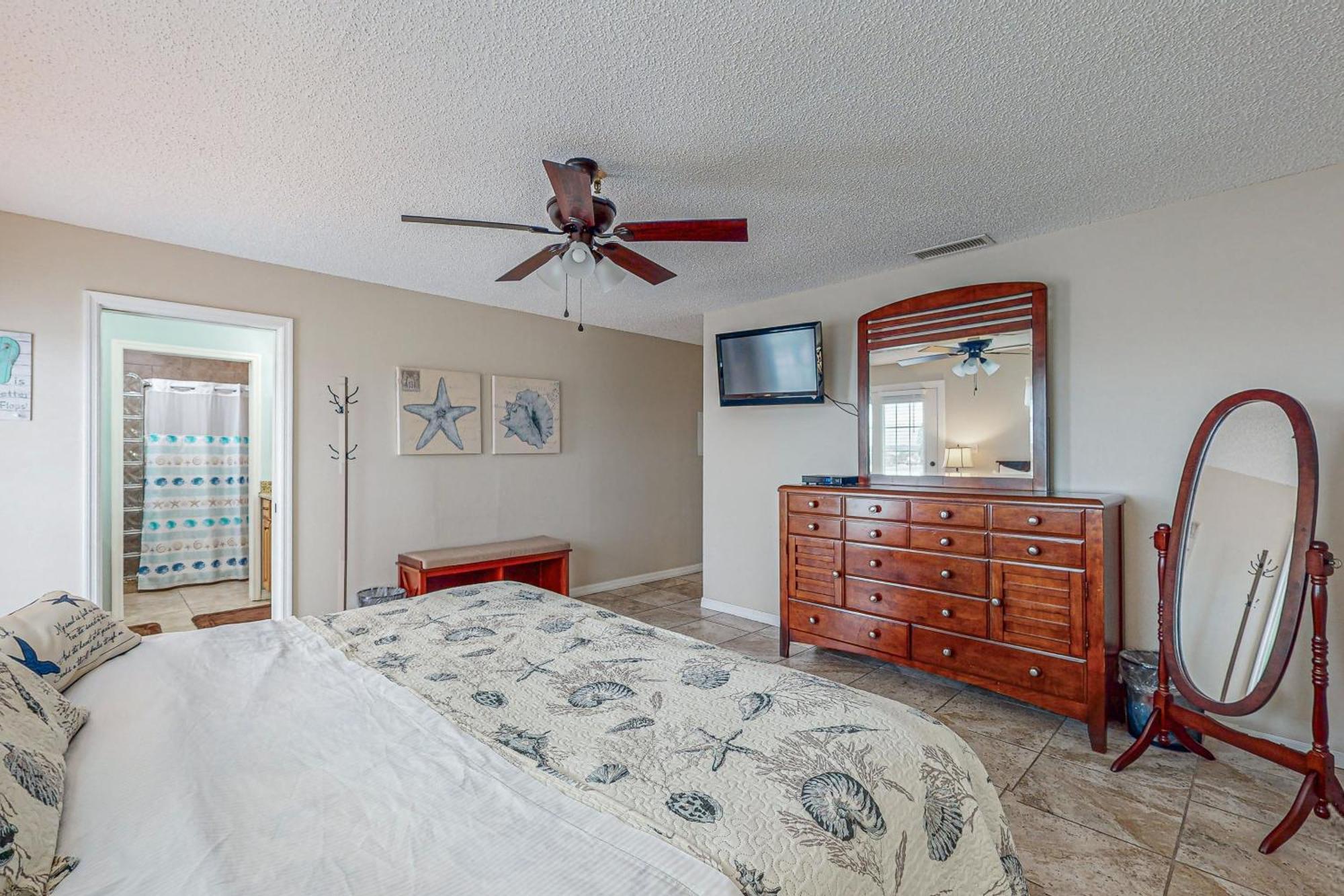 Sea Breeze 608 Apartment