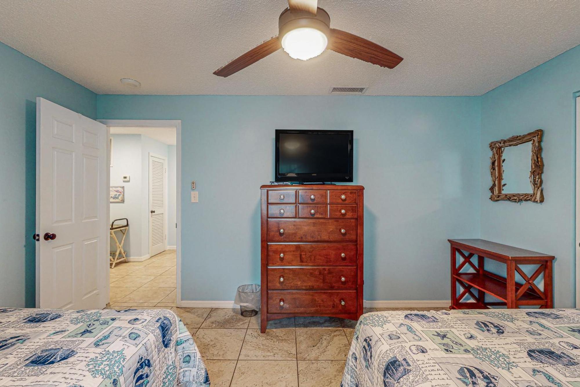 Sea Breeze 608 Apartment *