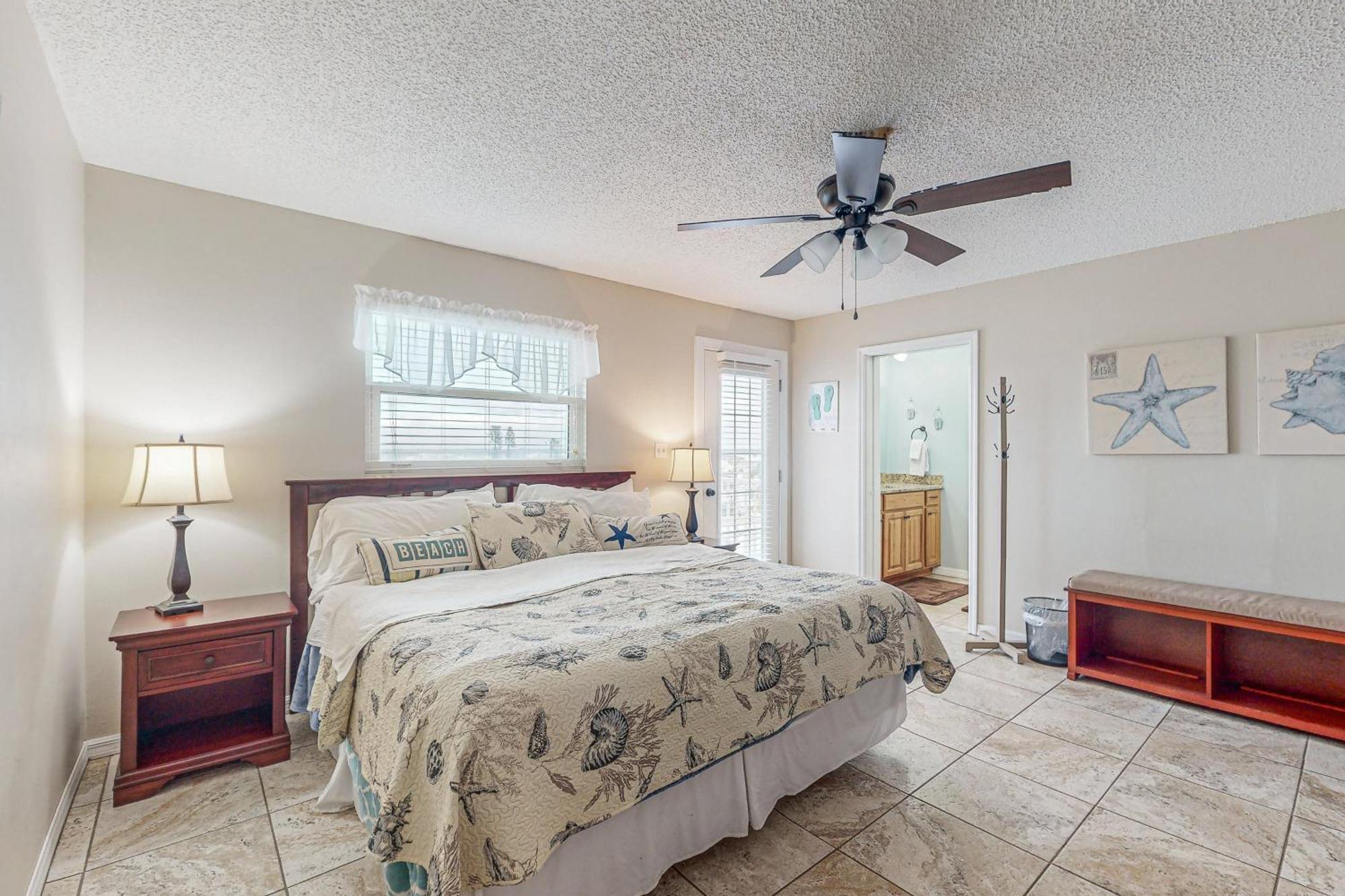 Apartment Sea Breeze 608 *